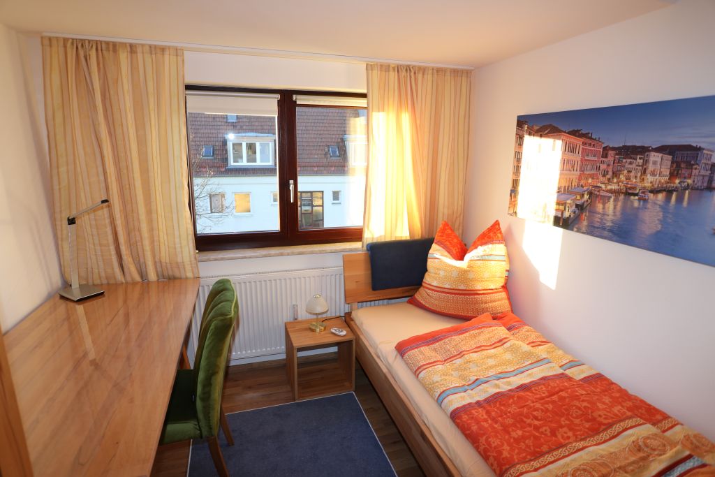 Siemensstraße 3 - WG 7 - DG Zimmer 2